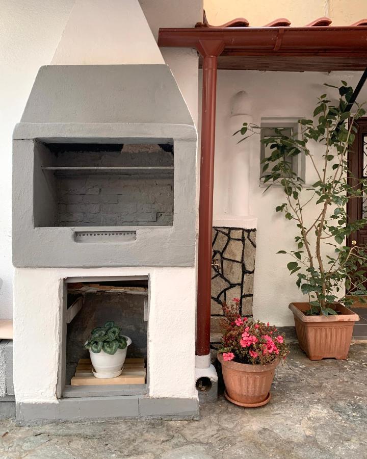 Garden House Retreat Apartment Драма Екстериор снимка